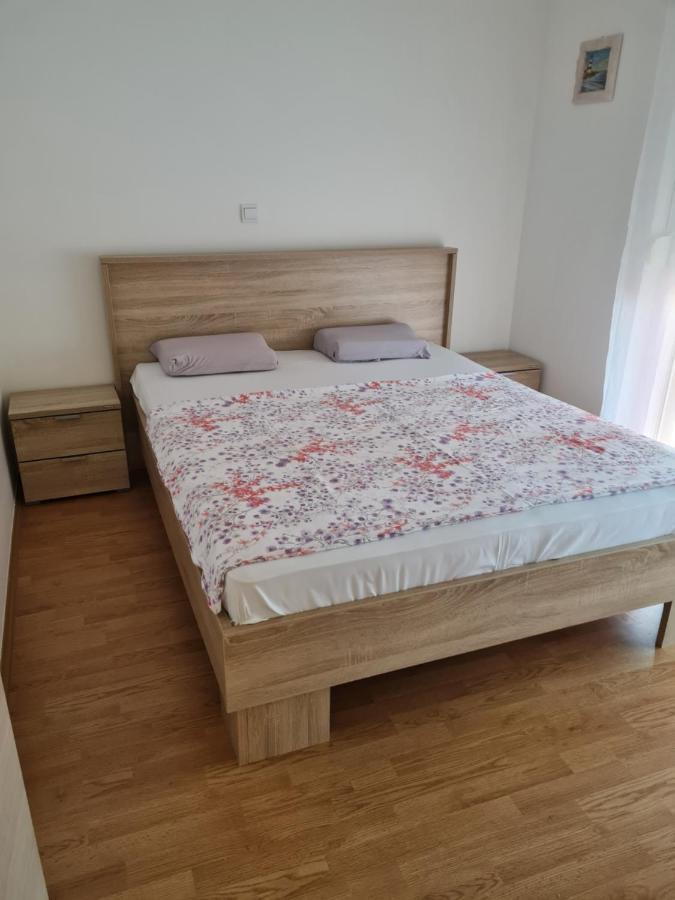 Apartment Nora Near The Beach Pula Exterior photo